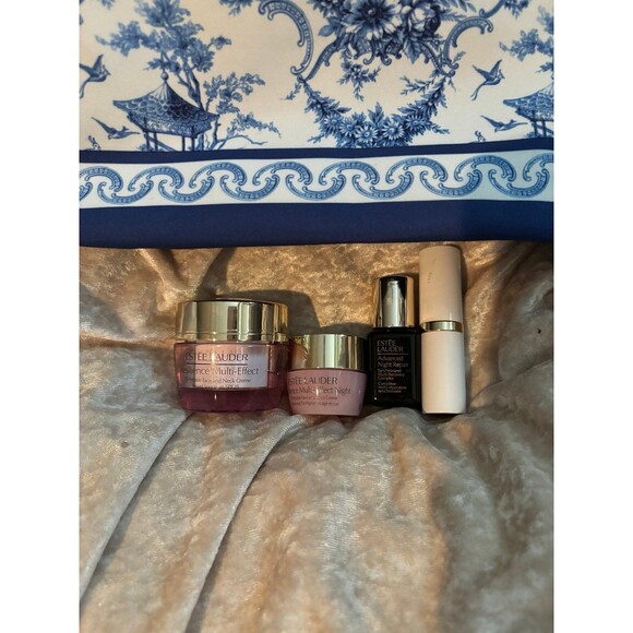 Estée Lauder set of 4 plus bag - Picture 2 of 5